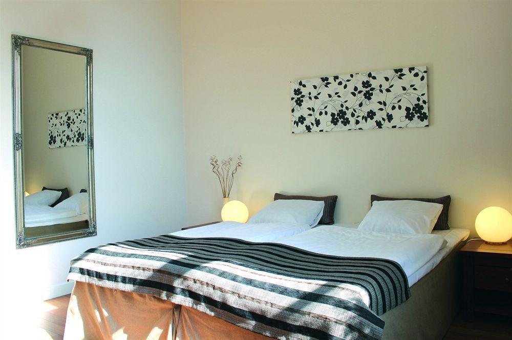 Guesthouse Eleven Hotel Арвика Екстериор снимка