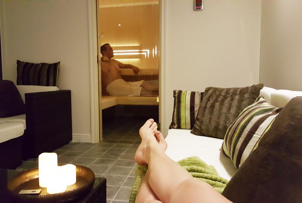 Guesthouse Eleven Hotel Арвика Екстериор снимка