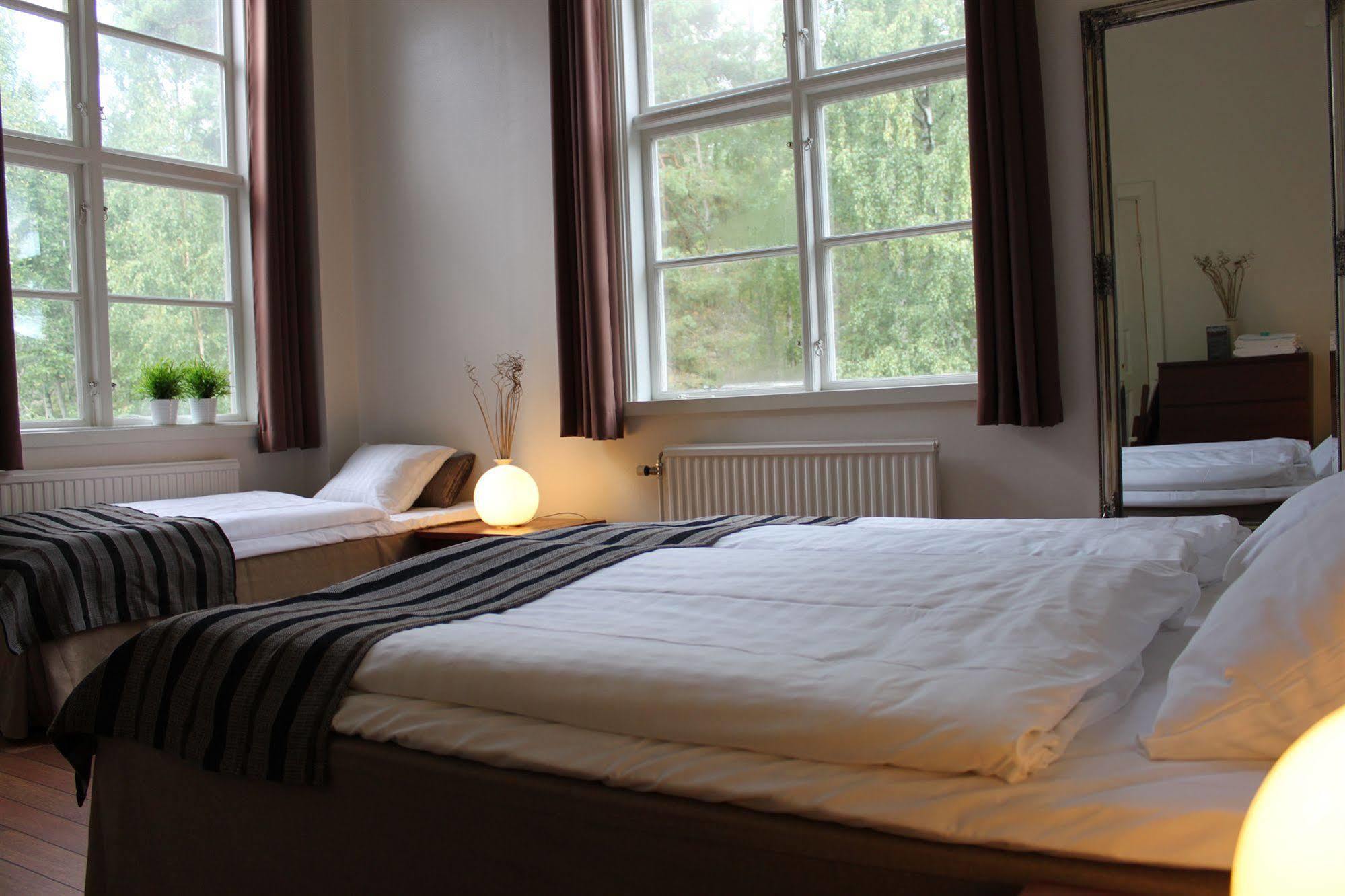 Guesthouse Eleven Hotel Арвика Екстериор снимка